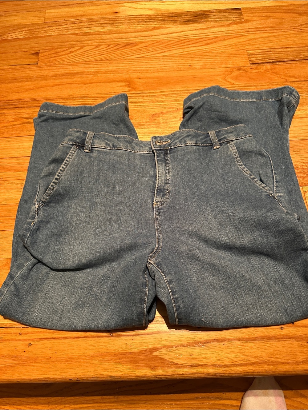Mint style & co Women's Blue Denim wide leg crop Jeans size 10